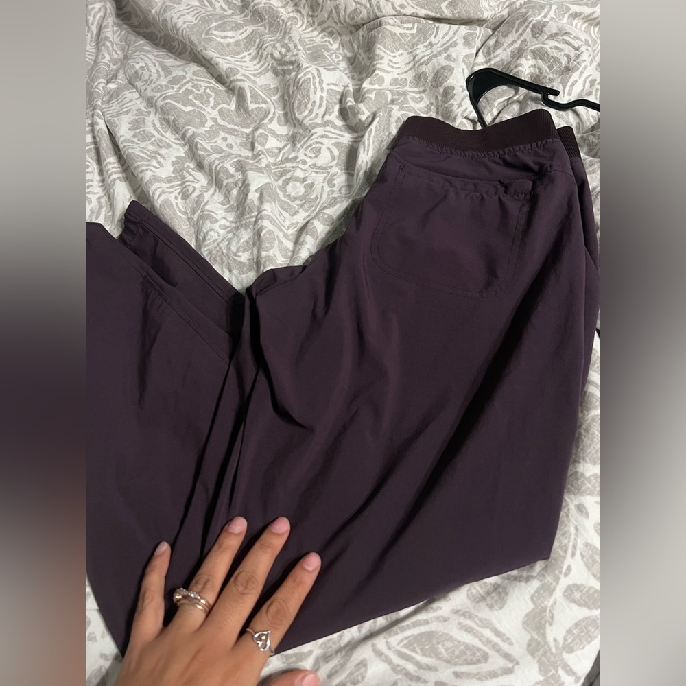 Athleta pants size 4. More like jogger pants